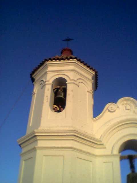 Als je goed kijkt zie je Evert en Peter in de klokkentoren van San Felipe.